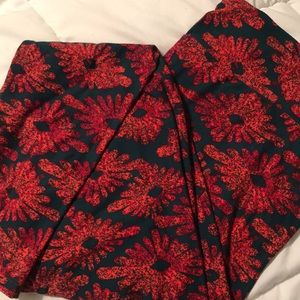 Red and Green Floral LulaRoe TC leggings